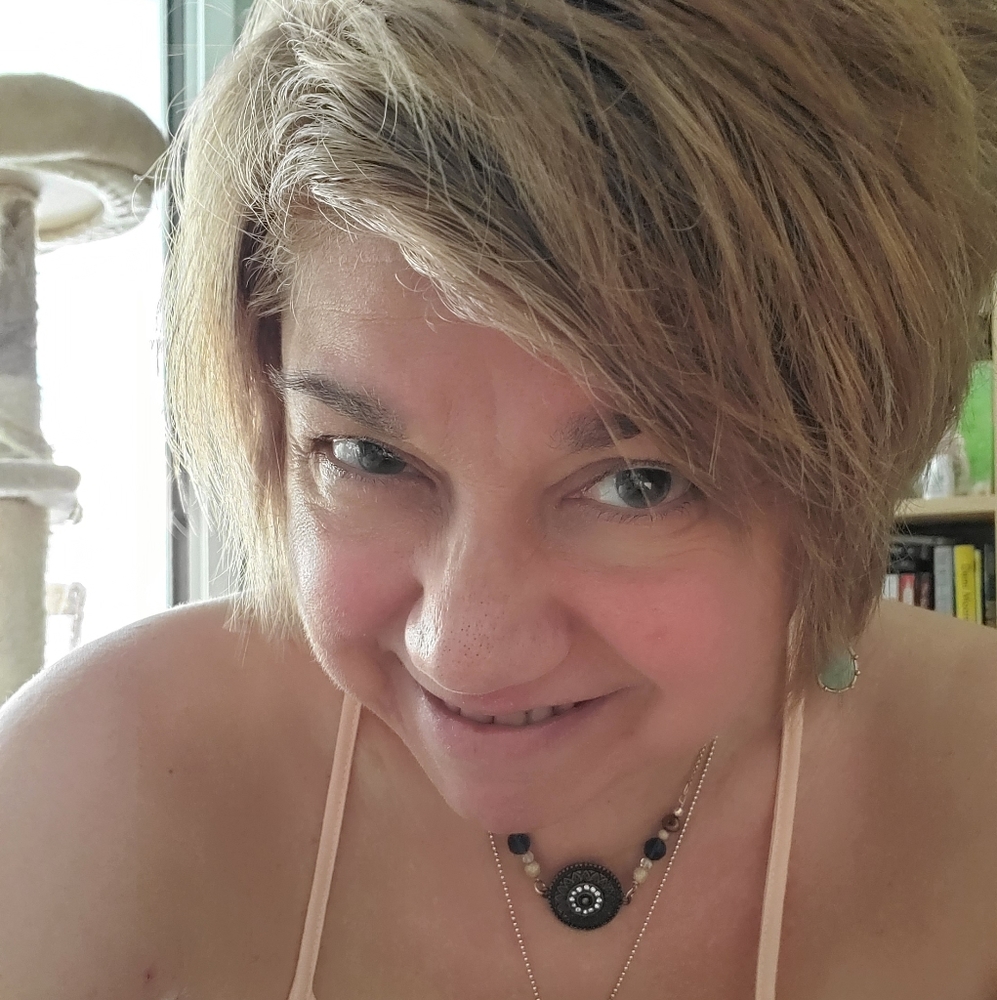 Meet your Posher, Miriam